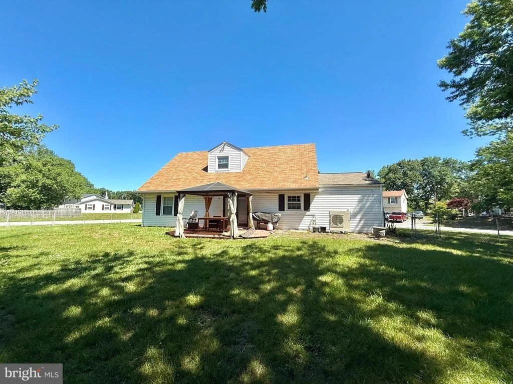 Photo of 201 STODDERT AVENUE