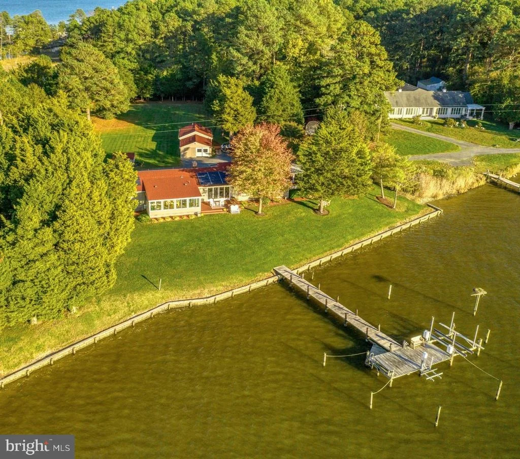 Photo of 16185 BRADBURN LANE