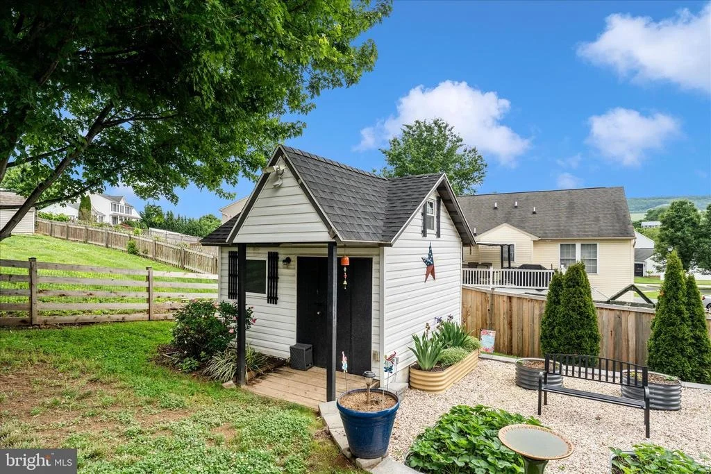 Photo of 31 AMANDA DRIVE