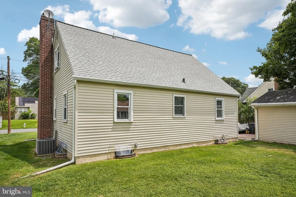 Photo of 150 HAWTHORNE DRIVE