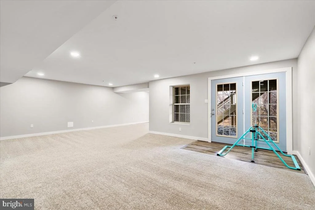 Photo of 1010 SAXTON DRIVE