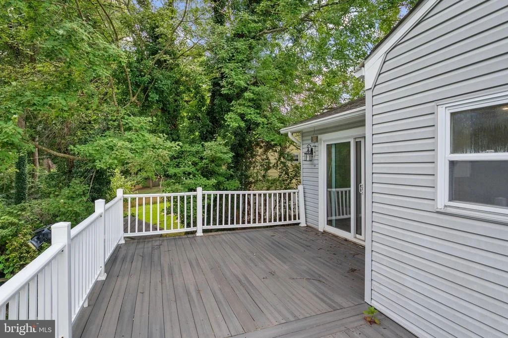 Photo of 541 CRESTPARK DRIVE