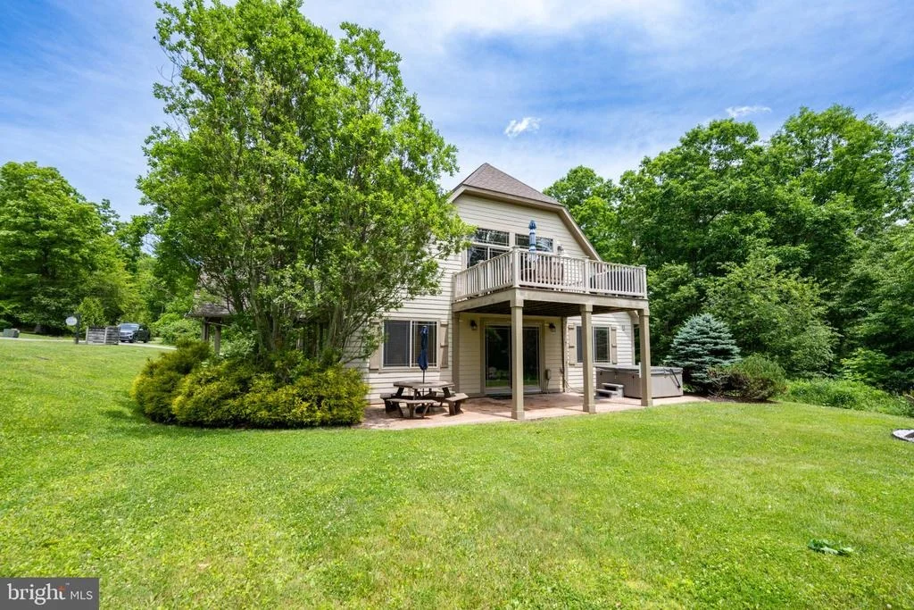 Photo of 110 NORTHLAKE DRIVE