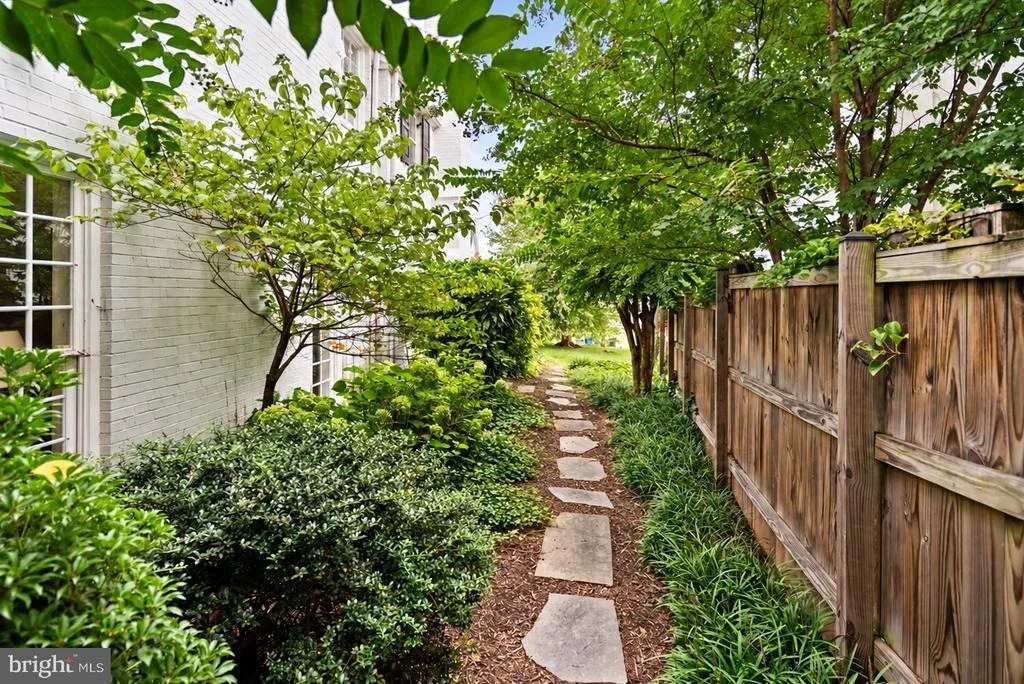 Photo of 7115 EXFAIR ROAD