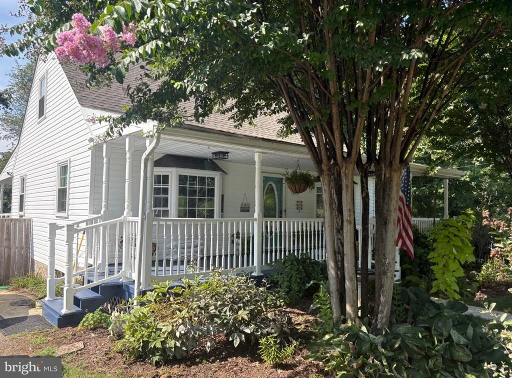 Photo of 829 CLIFTON AVENUE