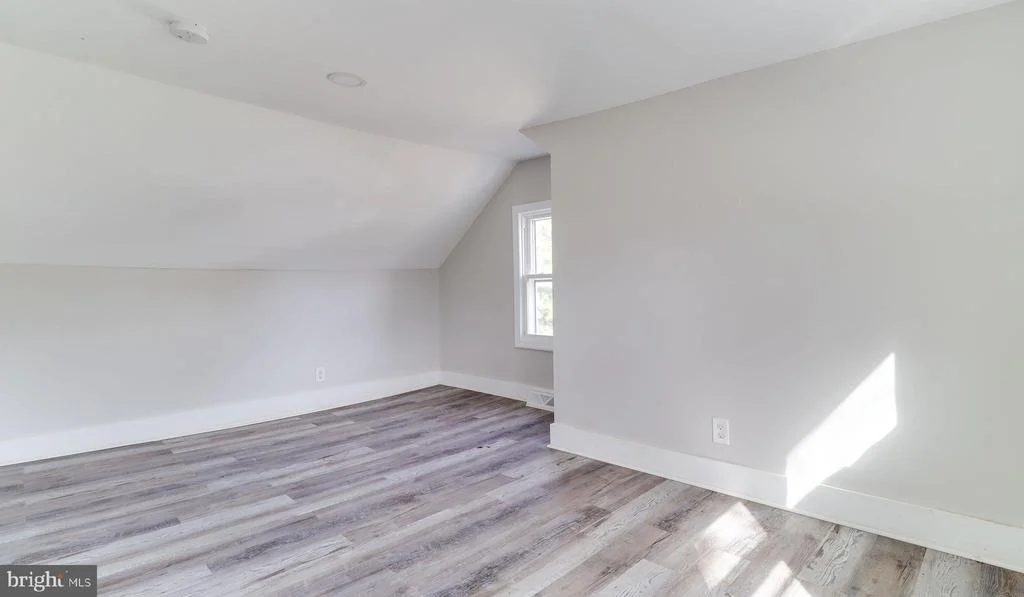 Photo of 10 DAVIS AVENUE