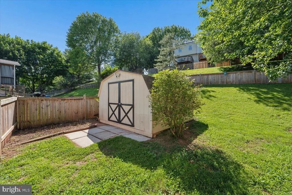 Photo of 6396 DEVONSHIRE LANE
