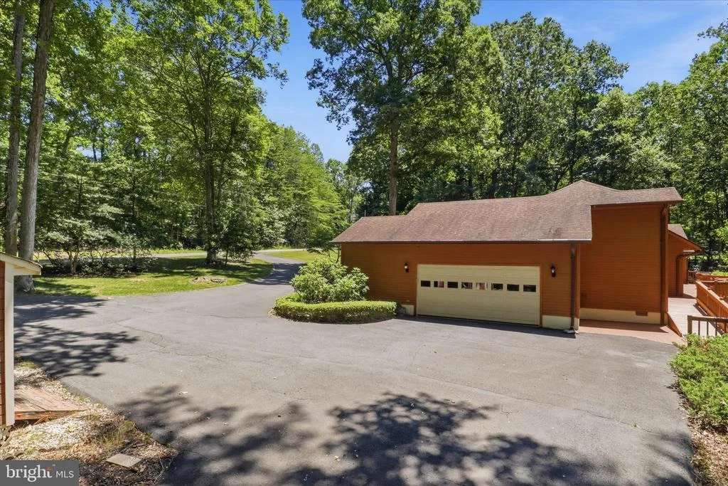 Photo of 6501 COMMONWEALTH COURT
