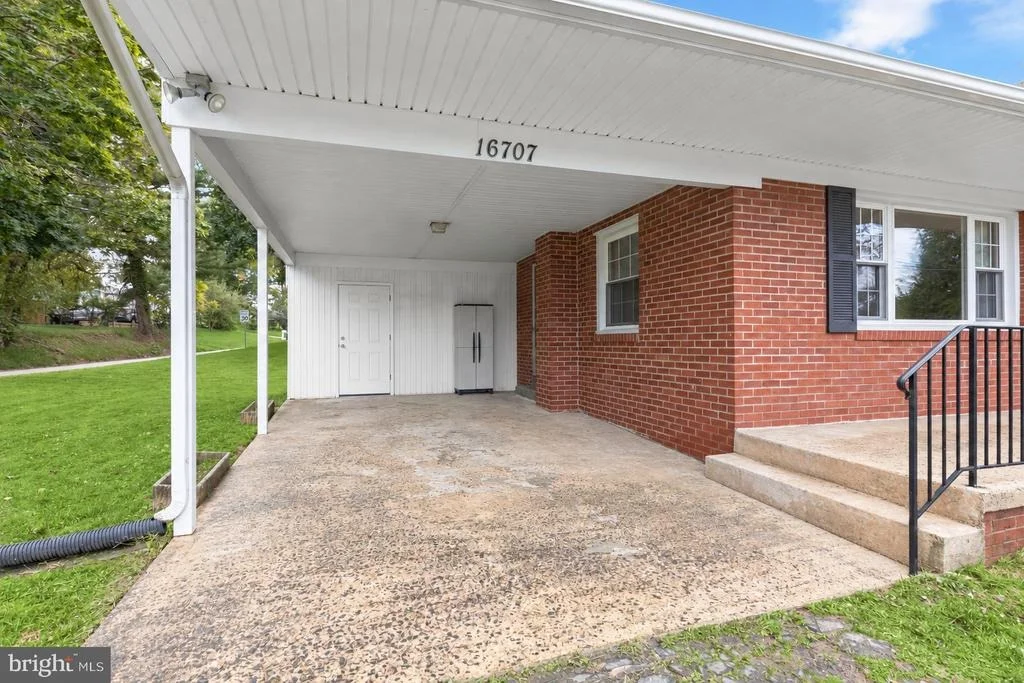Photo of 16707 FREDERICK ROAD