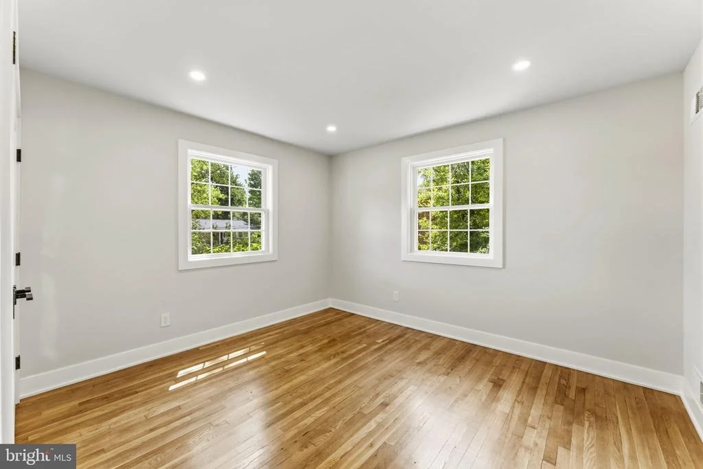 Photo of 2610 SILVERDALE DRIVE