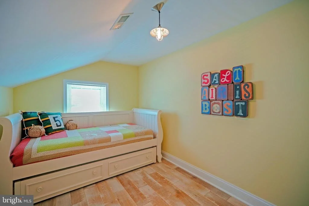 Photo of 8 CAROLINE LANE