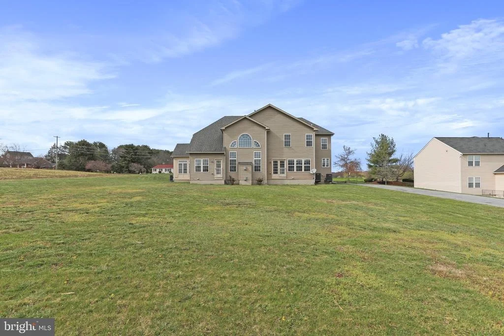 Photo of 10138 ROULETTE DRIVE