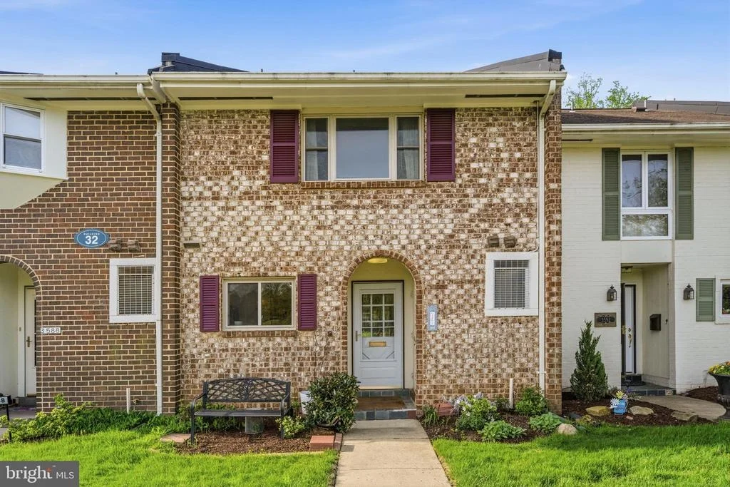 Photo of Unit 32F at 3590 GLENEAGLES DRIVE