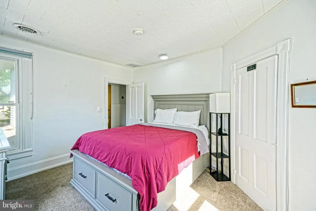 Photo of 18 DELAWARE AVENUE