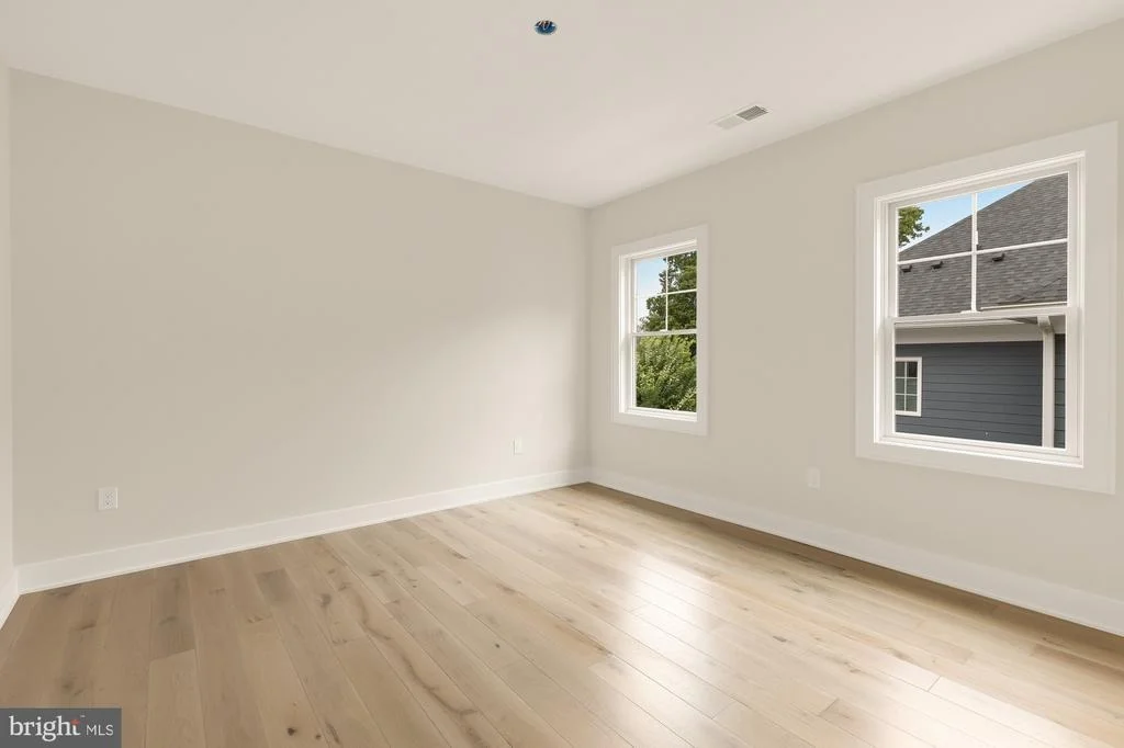 Photo of 9512 FOREST ROAD