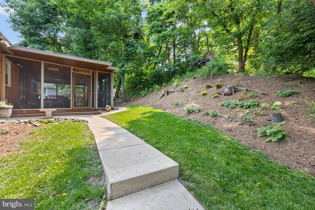 Photo of 1316 SARAH DRIVE