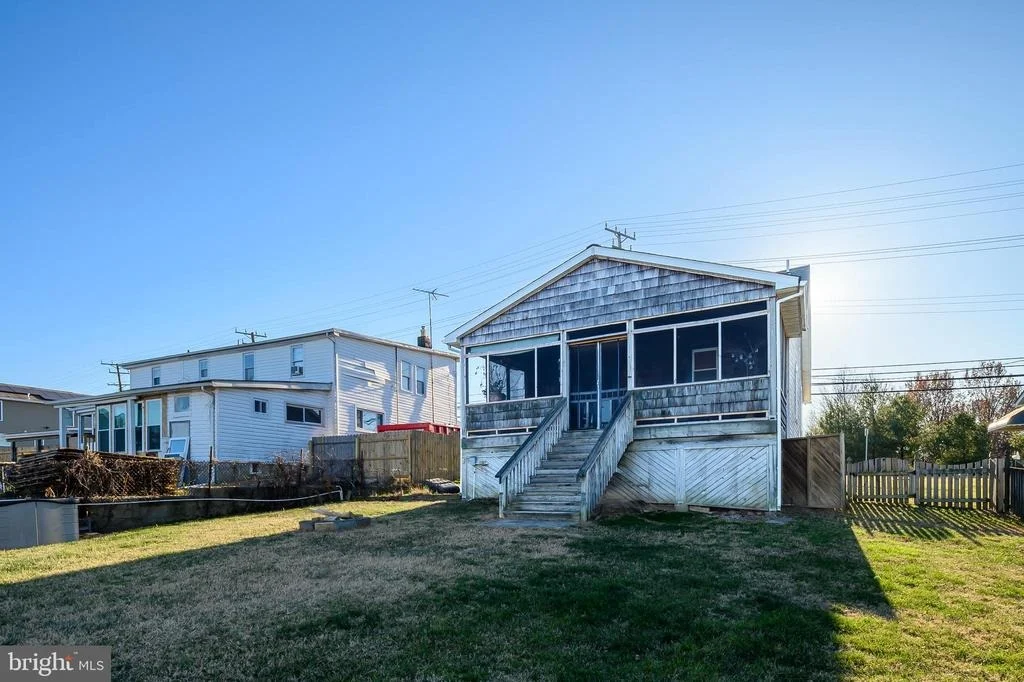 Photo of 6508 N POINT ROAD