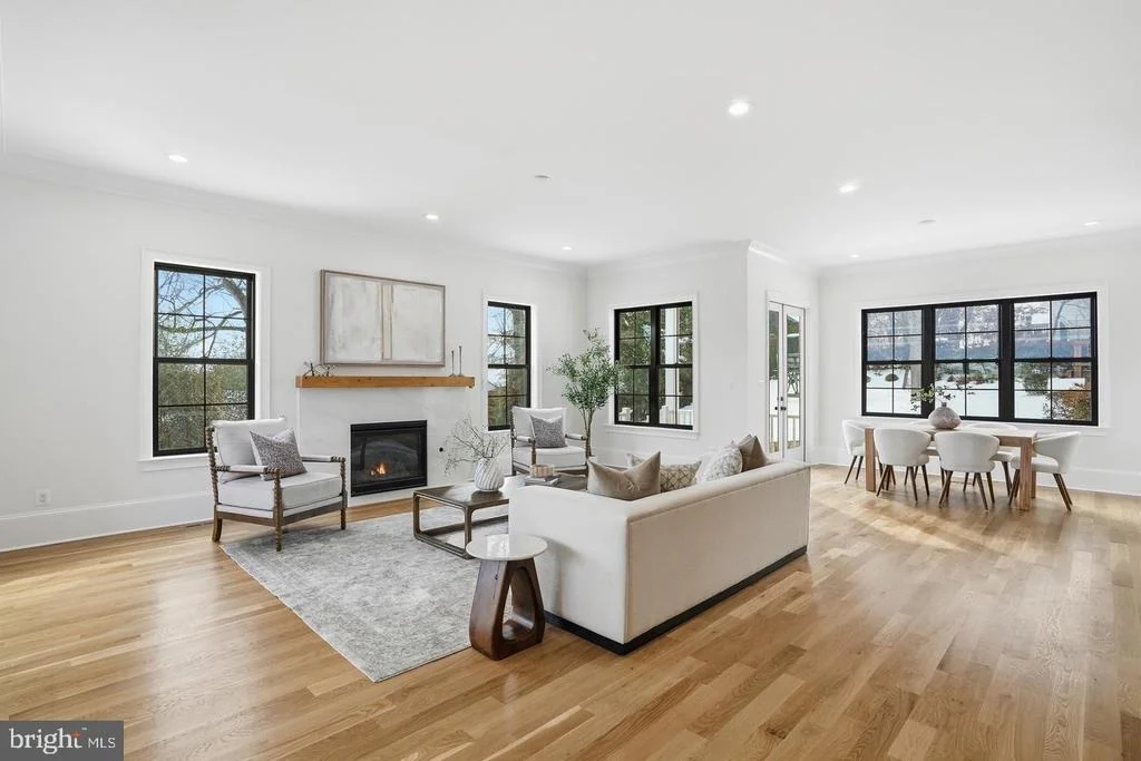 Photo of 6512 WILLIAMSBURG BOULEVARD