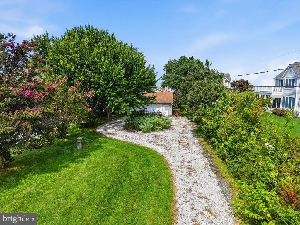 Photo of 6114 SUNSET LANE