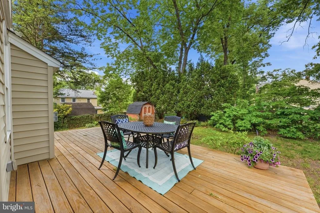 Photo of 1102 MEURILEE LANE