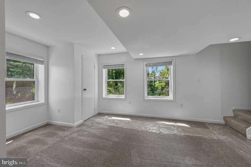 Photo of 28 E E STREET