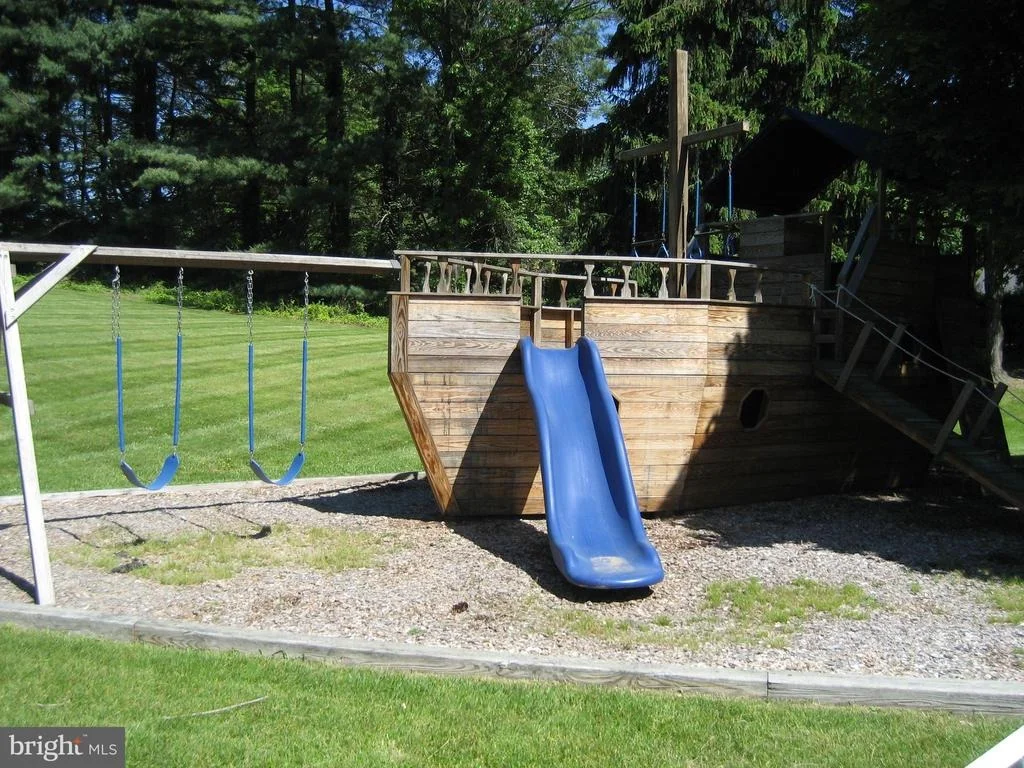 Photo of 2232 DECKMAN LANE