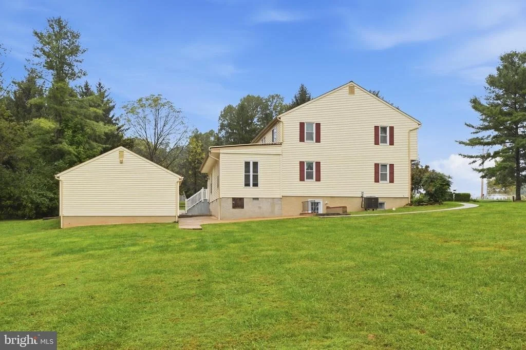 Photo of 1052 RIDGE ROAD