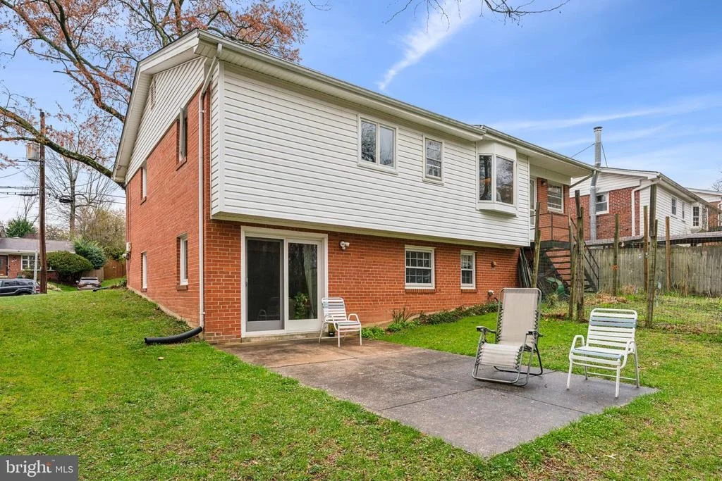 Photo of 921 LOXFORD TERRACE