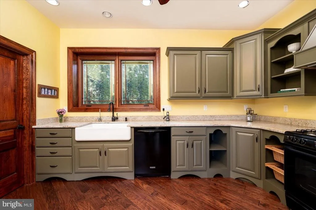 Photo of 6675 MARSHALL ROAD