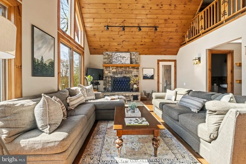 Photo of 206 HIGHLINE DRIVE