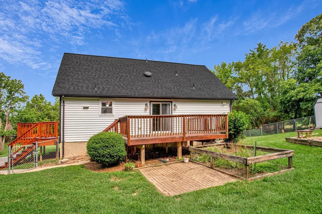 Photo of 8070 NURSERY ROAD