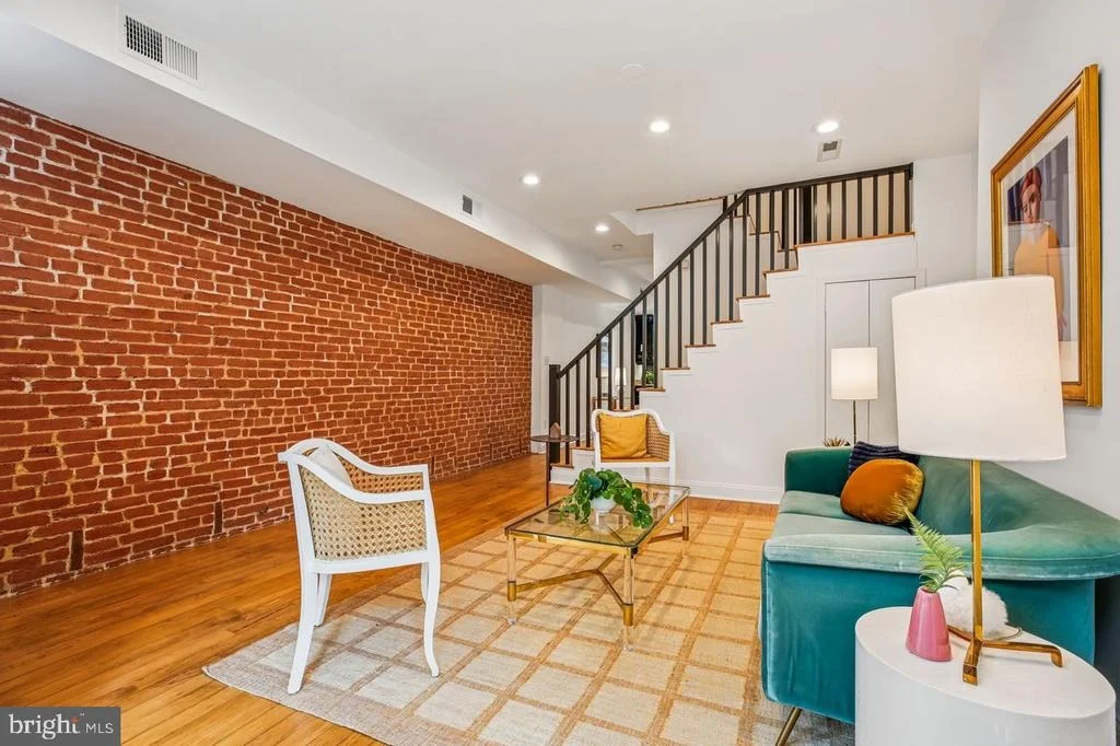 Photo of 1124 G STREET NE