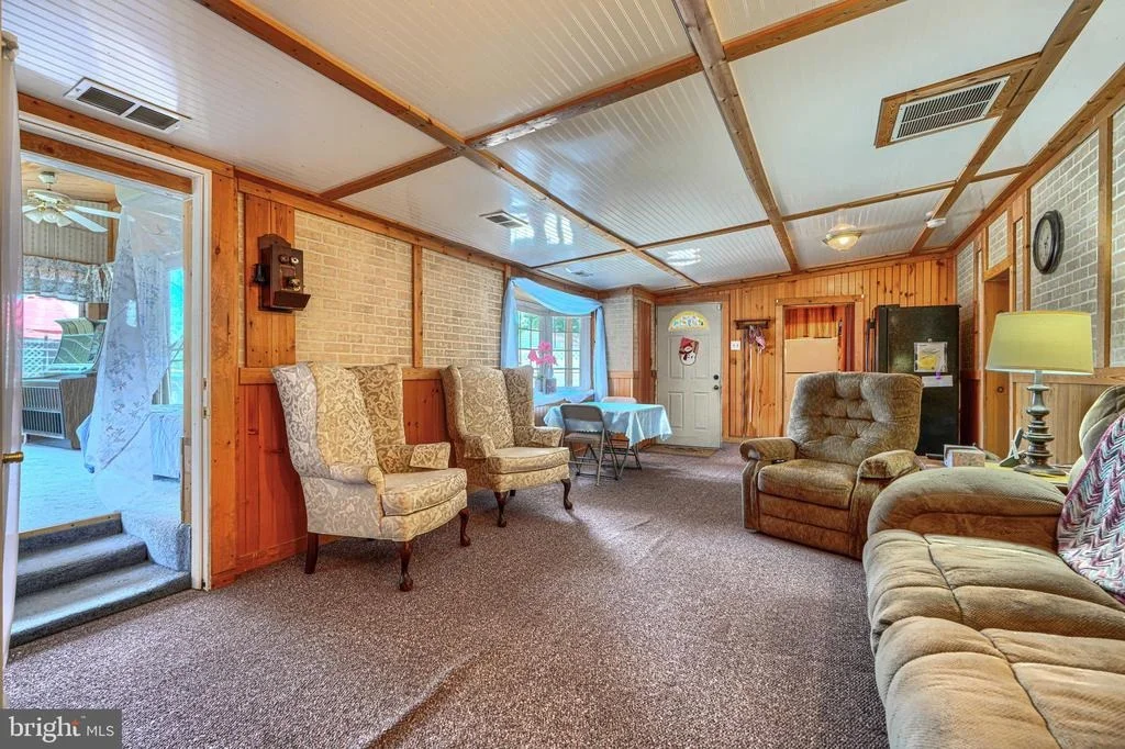 Photo of 7813 FAIRGREEN ROAD