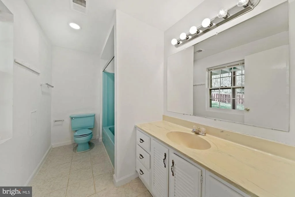 Photo of 1445 LAUREL HILL ROAD