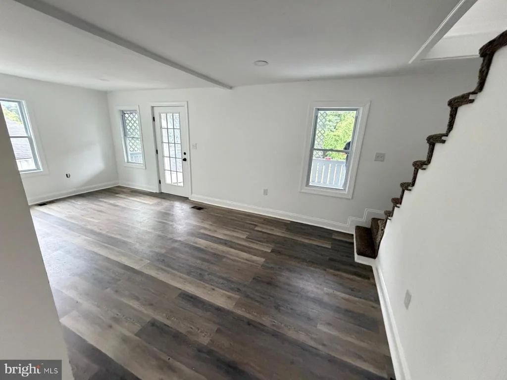 Photo of 667 THOMPSON ROAD