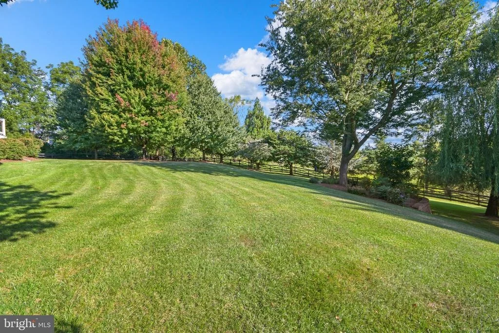 Photo of 4606 MOCKINGBIRD LANE