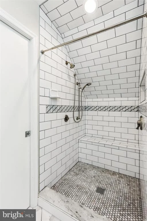 Photo of 813 MIDLAND ROAD