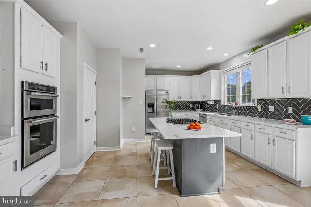 Photo of 10610 OUTPOST DRIVE