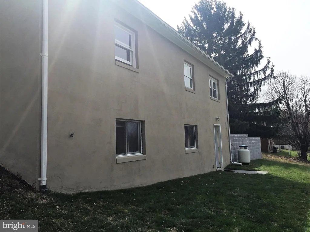 Photo of 8966 HAWBOTTOM ROAD