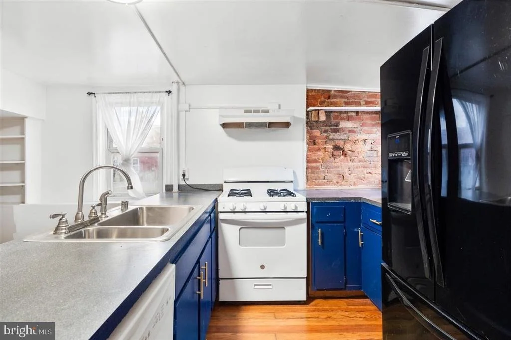 Photo of 129 W 5TH STREET