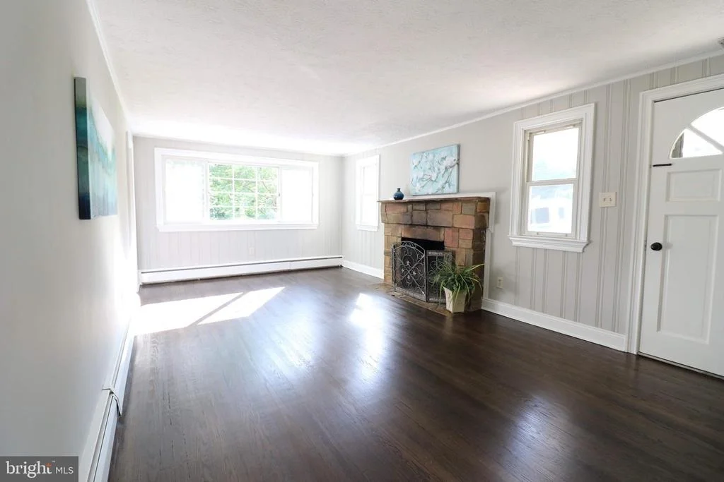 Photo of 708 N WARFIELD DRIVE