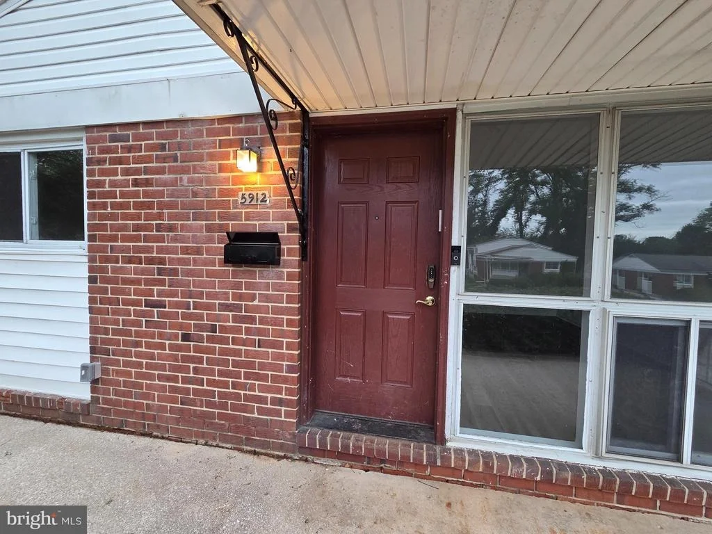 Photo of 5912 WINNER AVENUE