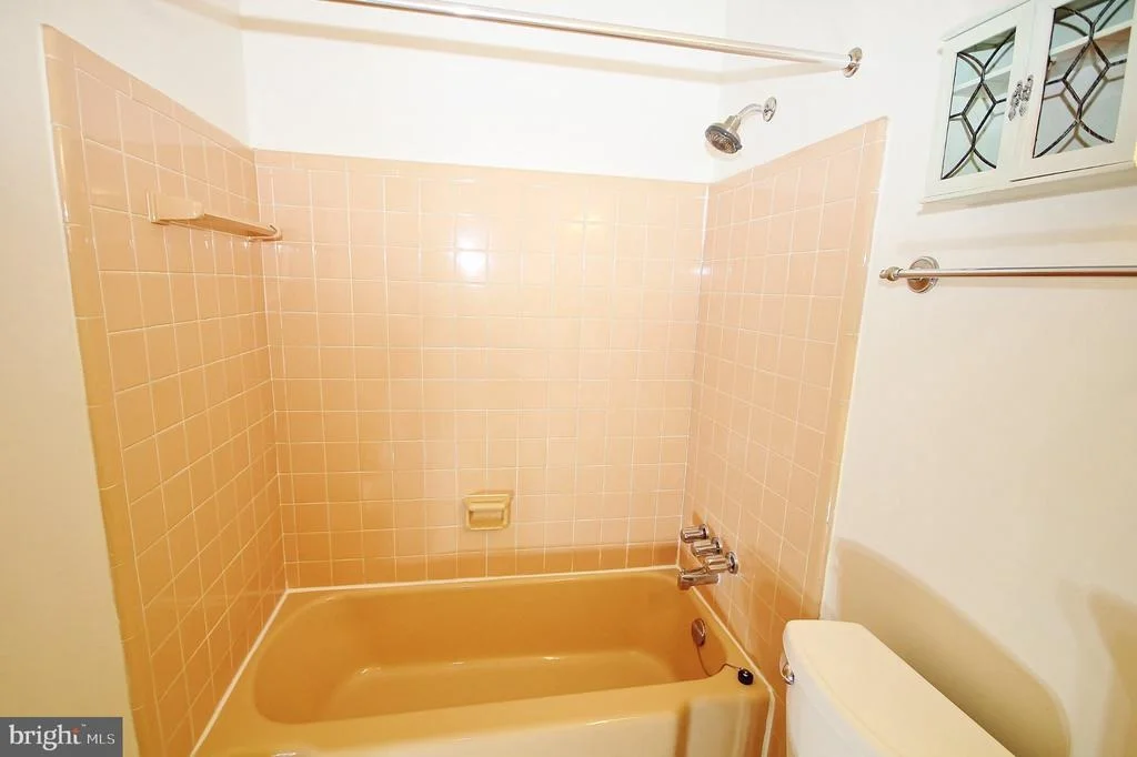 Photo of 5504 INVERCHAPEL ROAD