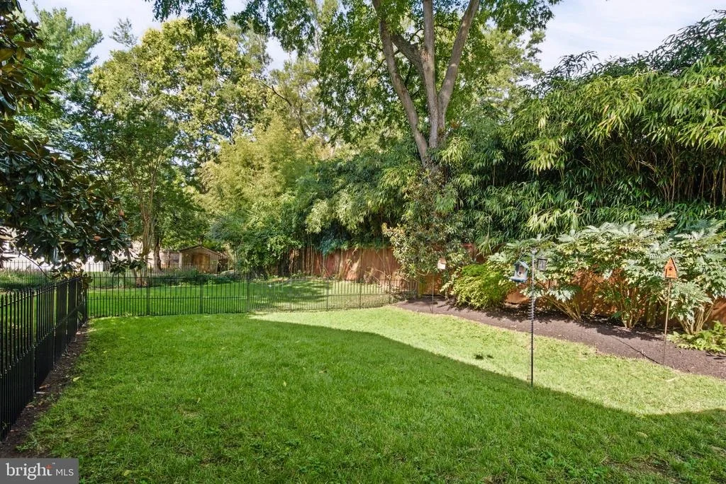 Photo of 7609 MIDDAY LANE