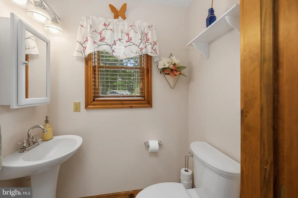 Photo of 607 PIN OAK CIRCLE