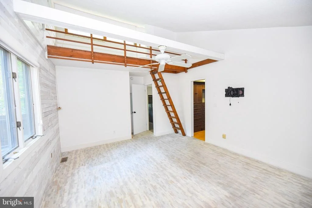 Photo of 39 N PRIMROSE LANE