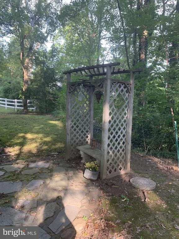 Photo of 1006 CRESTOVER ROAD