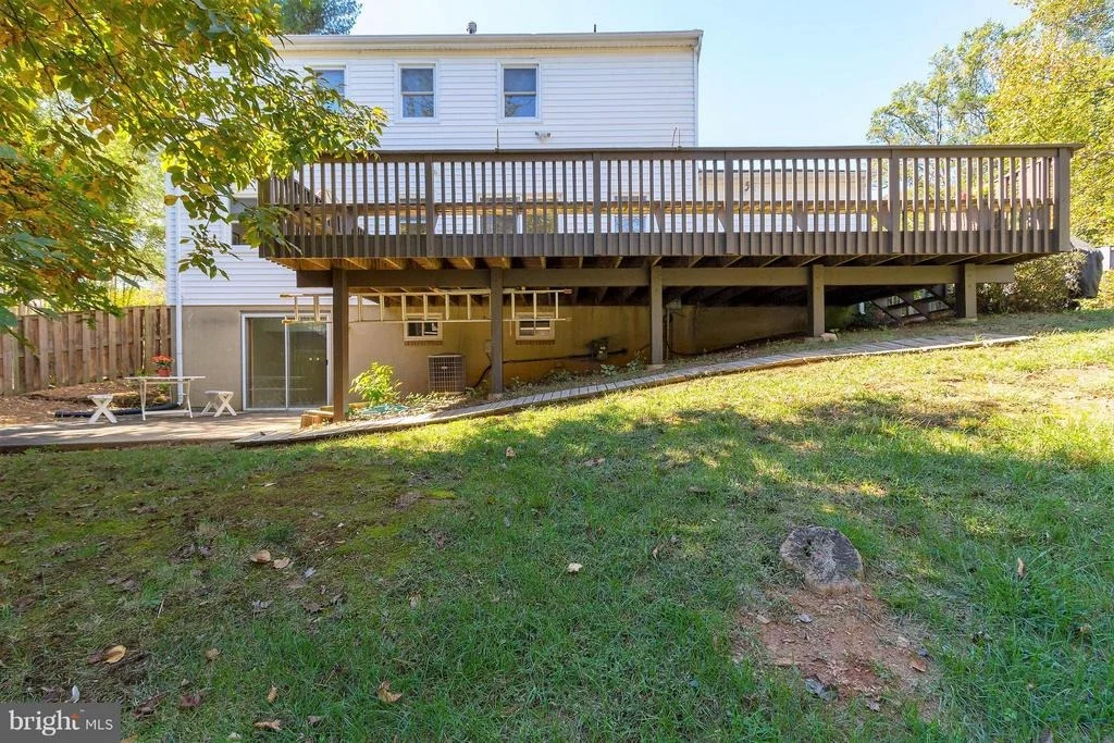 Photo of 9609 PODIUM DRIVE