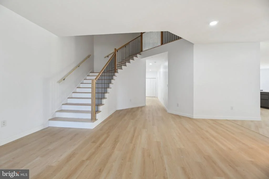 Photo of 8325 GROVE ANGLE ROAD