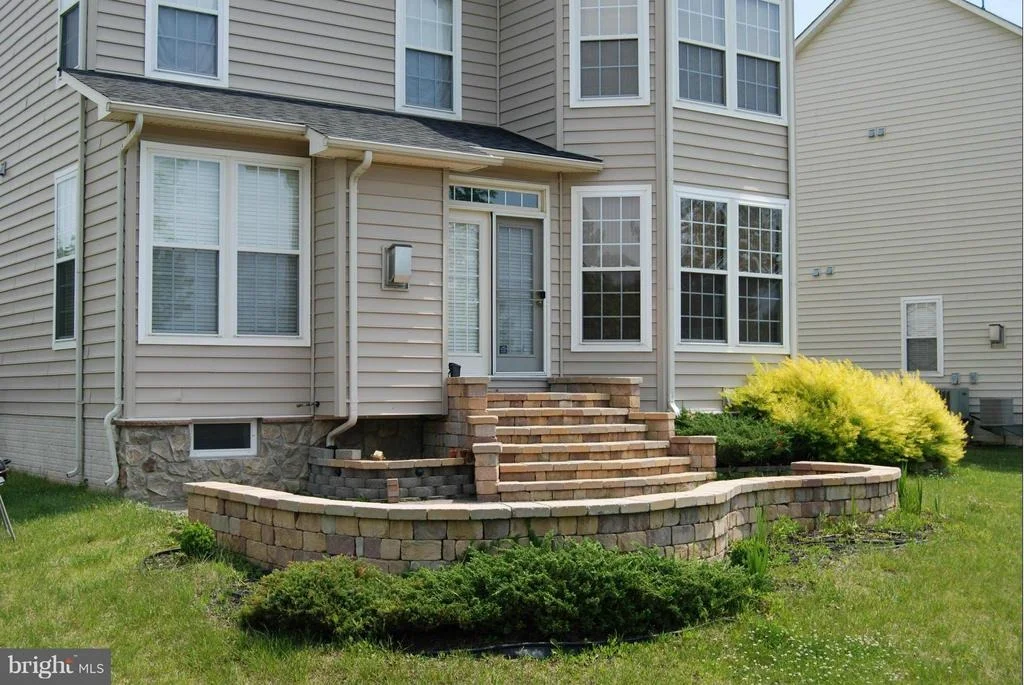Photo of 42099 PEPPERBUSH PLACE